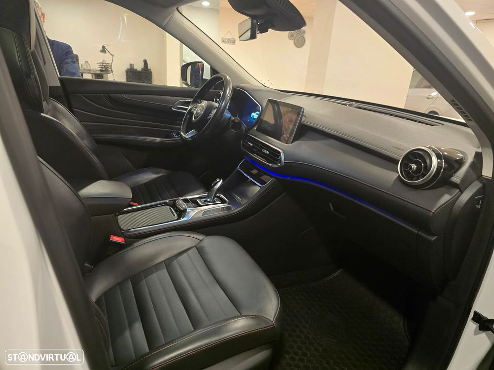 MG EHS 1.5 T-GDI Plug-in Hybrid Luxury - 7