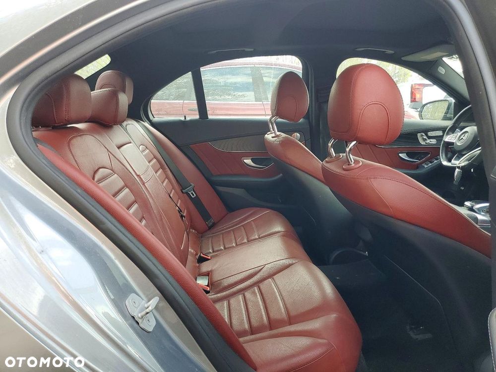 Mercedes-Benz Klasa C 300 9G-TRONIC AMG Line - 9