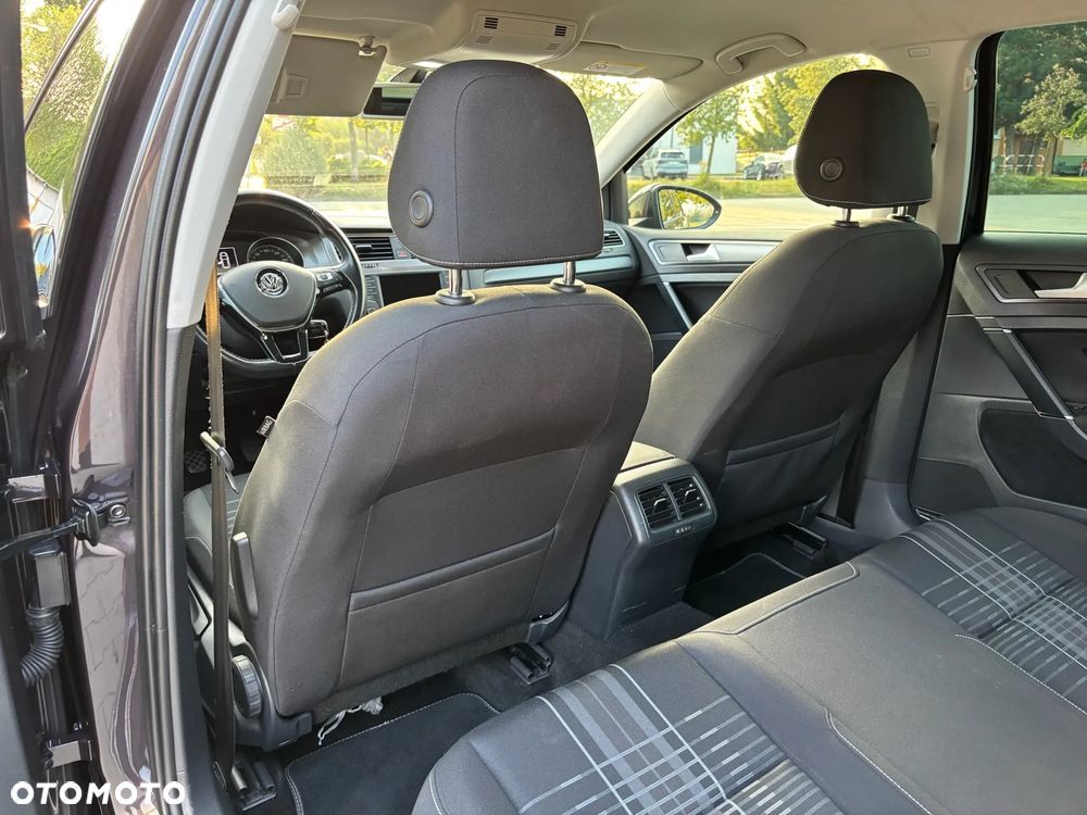 Volkswagen Golf 1.6 TDI BlueMotion Technology Lounge - 23