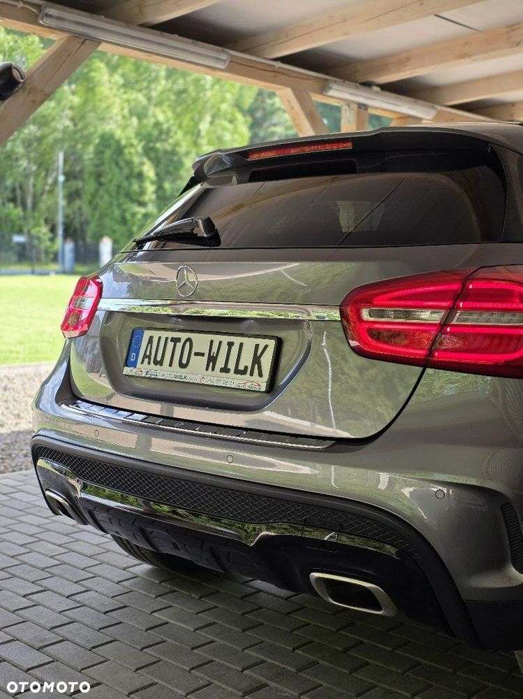 Mercedes-Benz GLA - 25