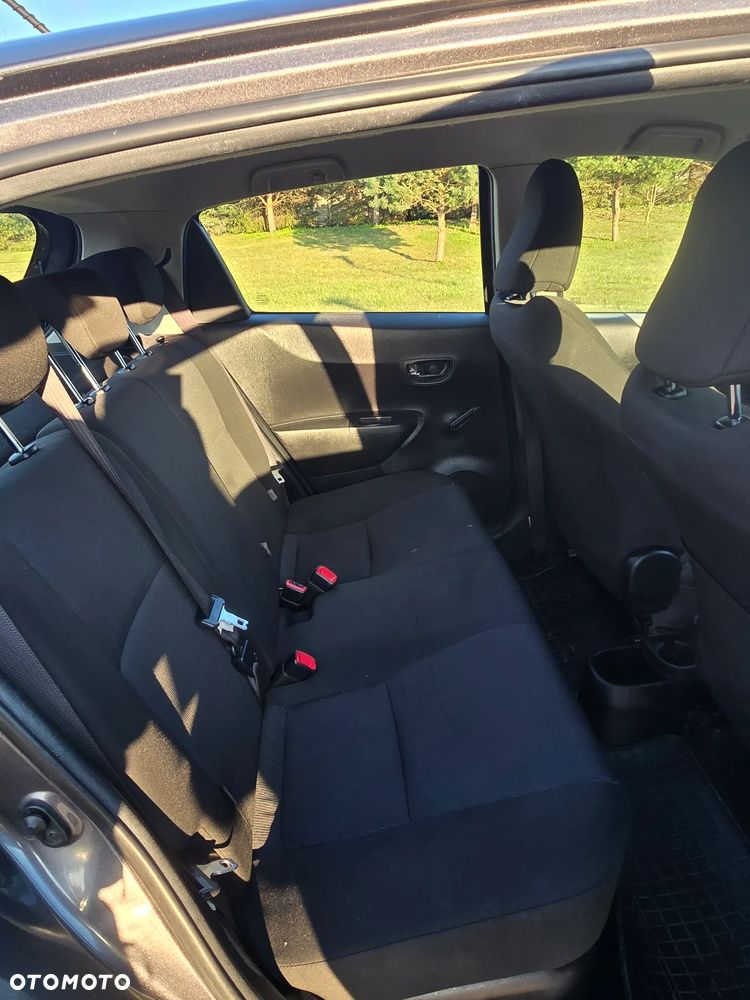 Toyota Yaris Hybrid 100 Premium - 12