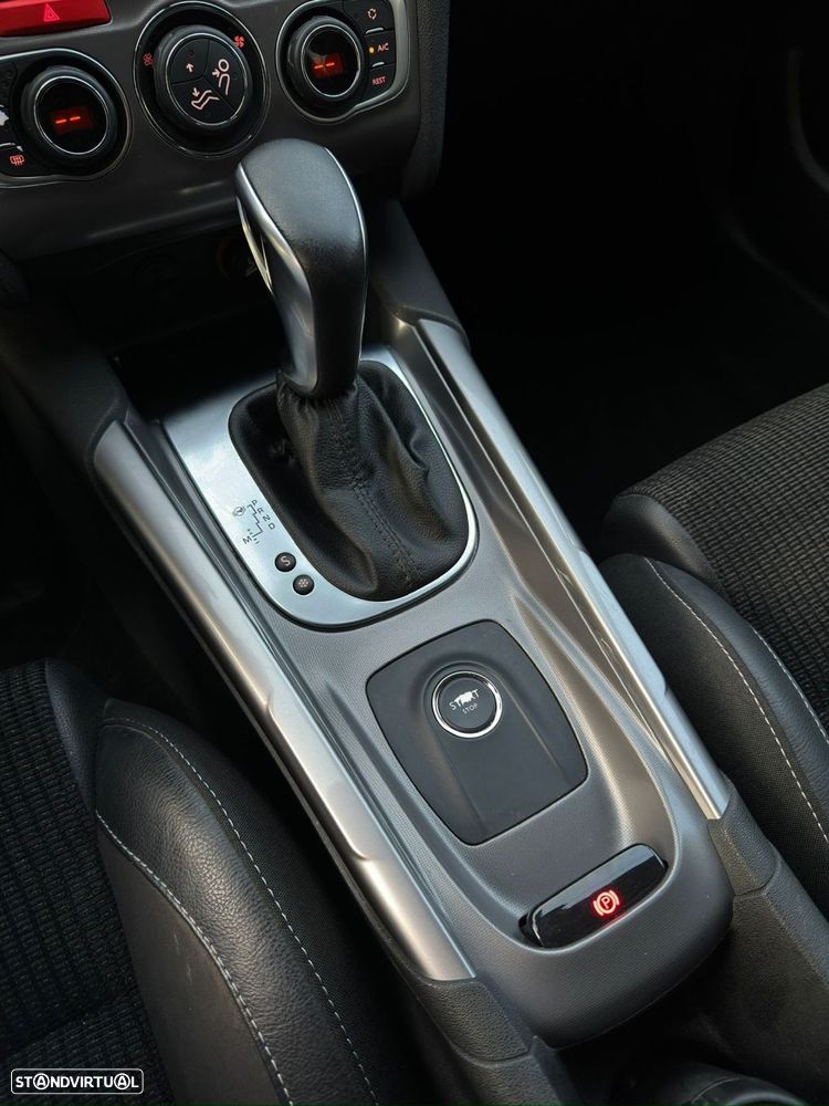 Citroën C4 1.2 PureTech Shine EAT6 - 11