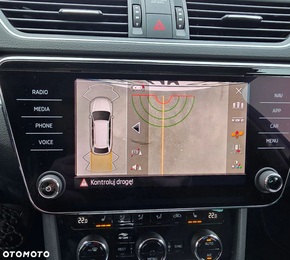 Skoda Superb 2.0 TDI DSG Sportline - 22