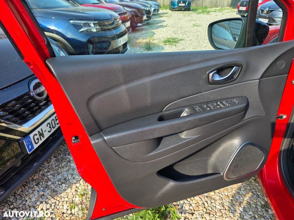Renault Captur TCe 120 EDC Helly Hansen - 21