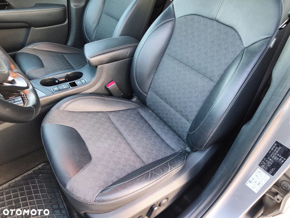 Kia Niro 1.6 GDI Hybrid Business Line - 13