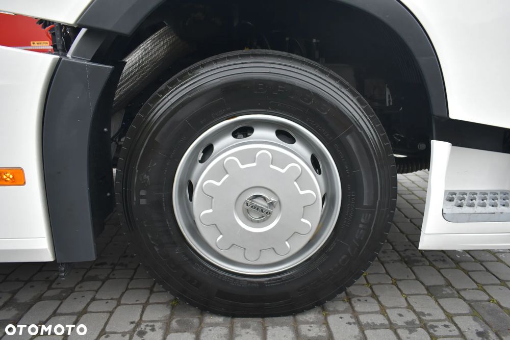 Volvo FH 460 XL // ZABUDOWY MIĘDZYOSIOWE //FULL LED // NOWE OPONY // NAVI // - 14