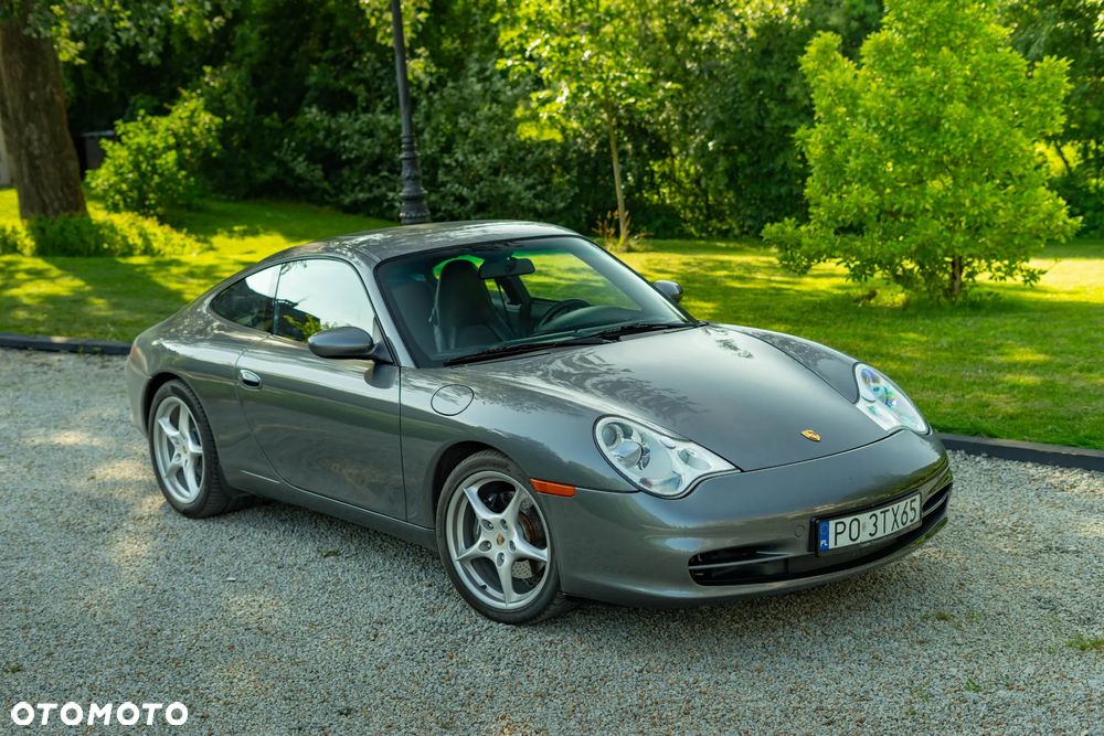 Porsche 911 Carrera - 1