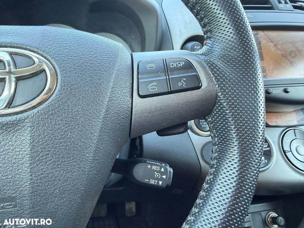 Toyota RAV4 2.2L D-CAT A/T Luxury - 28