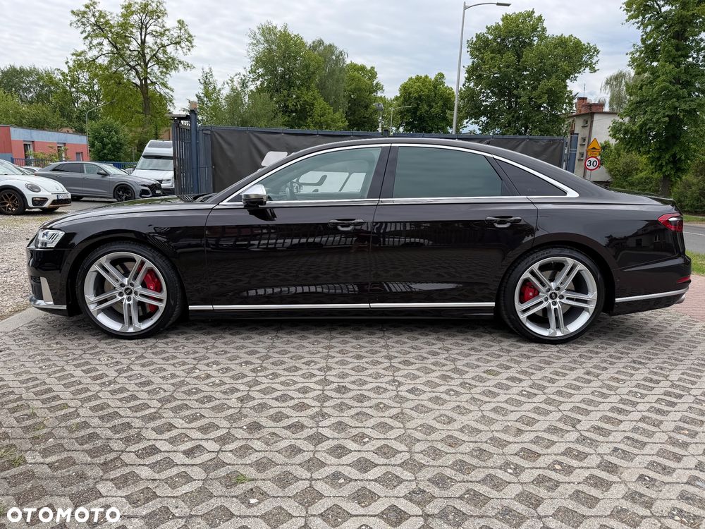 Audi S8 - 10