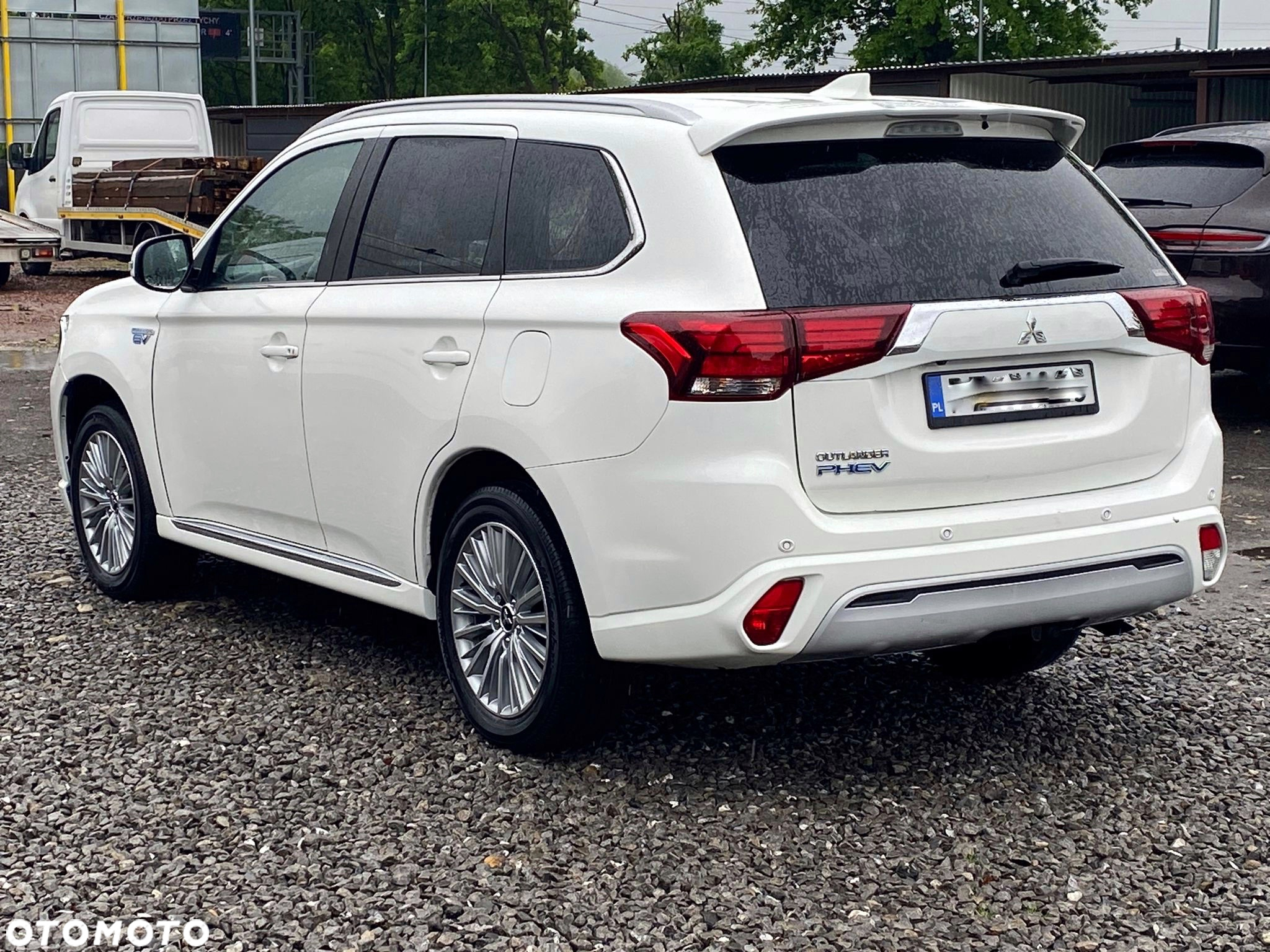 Mitsubishi Outlander PHEV Instyle - 11