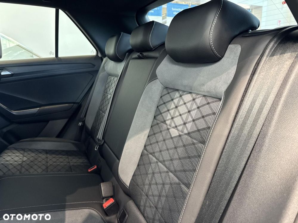 Volkswagen T-Roc - 16
