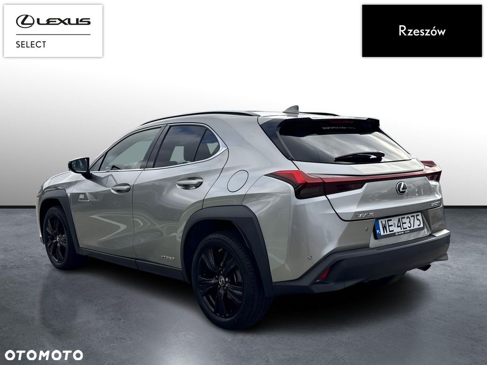 Lexus UX - 3