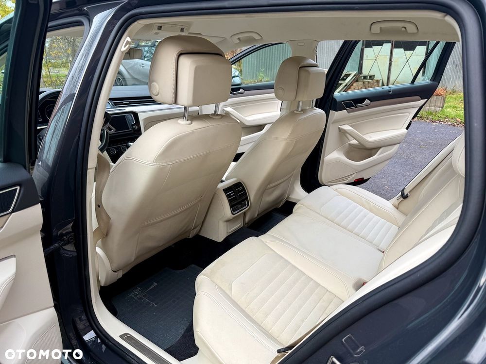 Volkswagen Passat 1.8 TSI BMT Highline DSG - 27