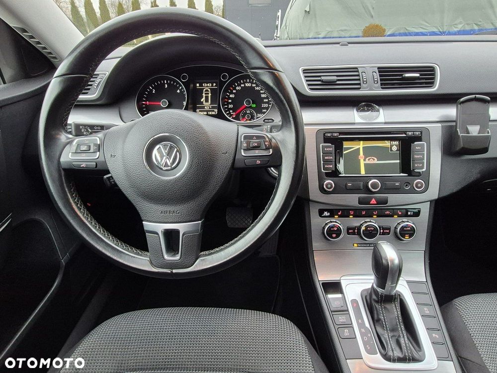 Volkswagen Passat - 28