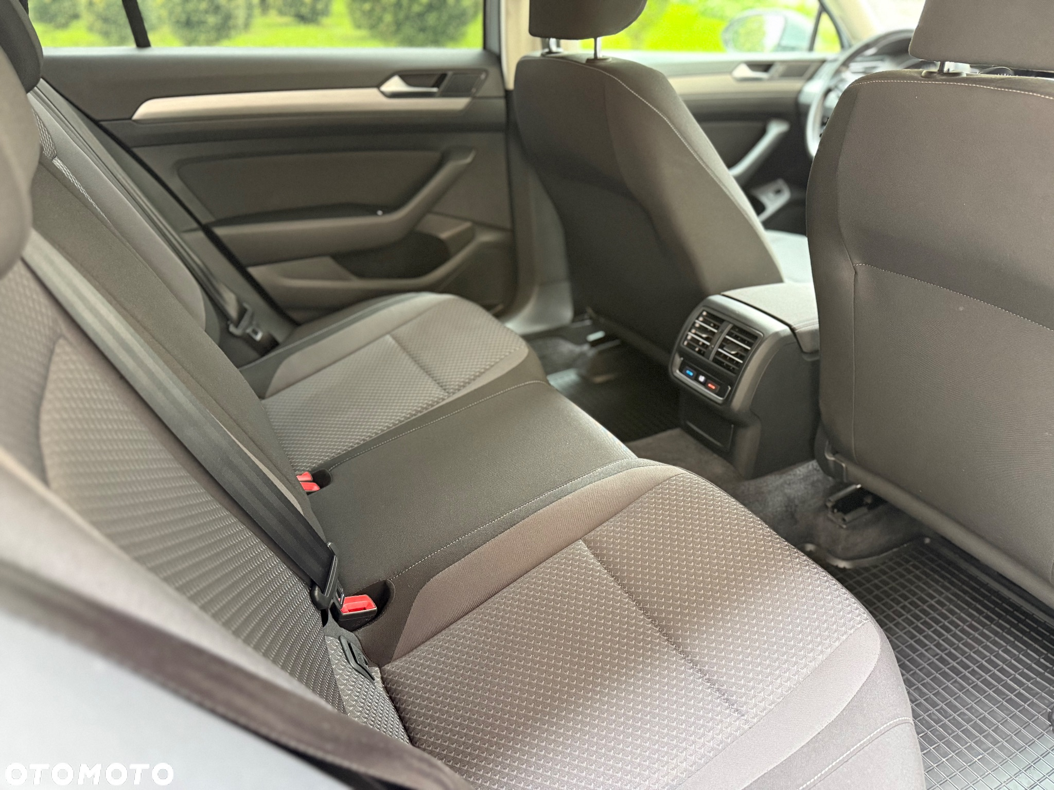 Volkswagen Passat 1.6 TDI BMT Trendline - 7