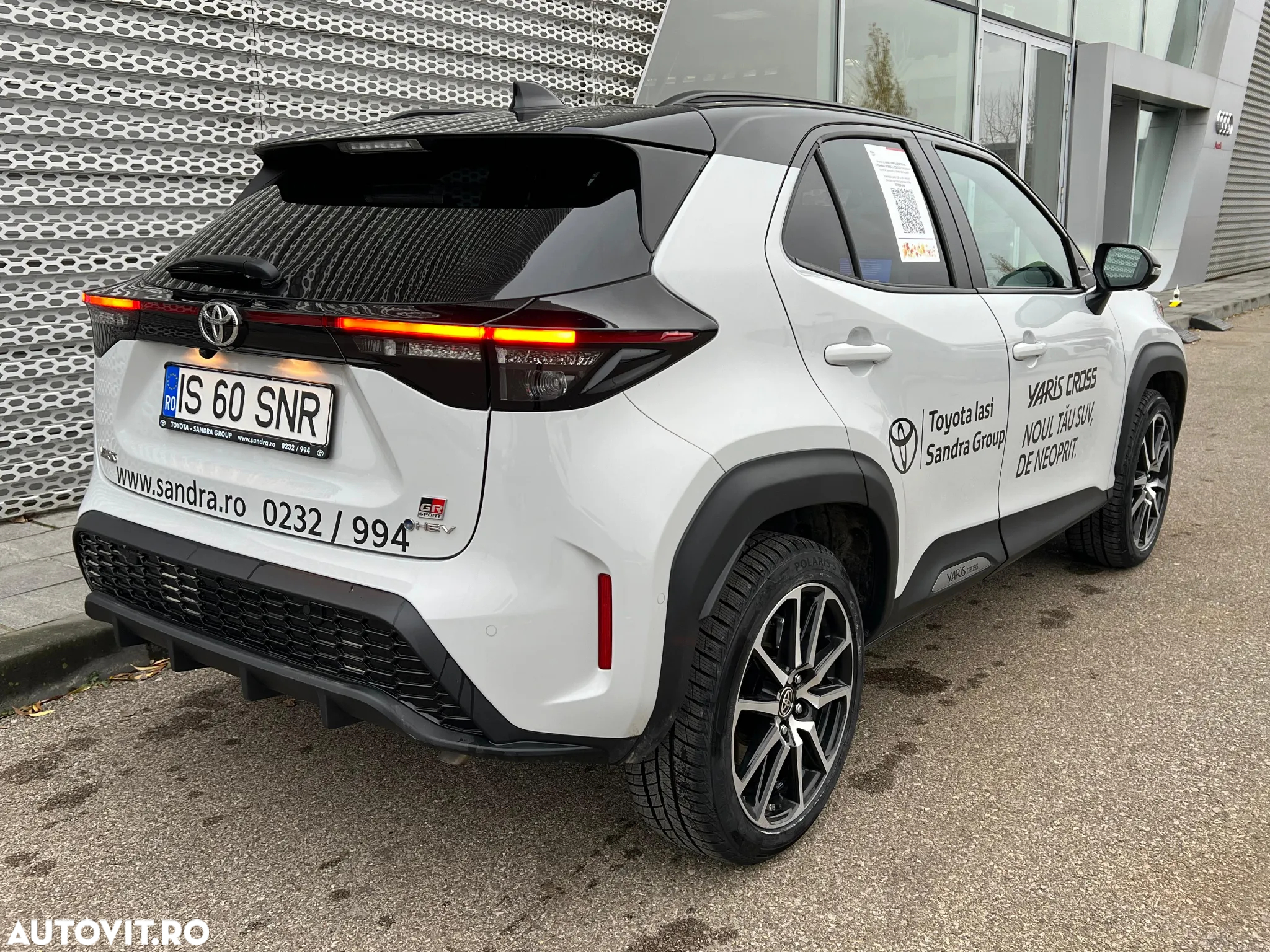 Toyota Yaris Cross 1.5 VVT-i HSD 4x2 Exclusive GR Sport - 8