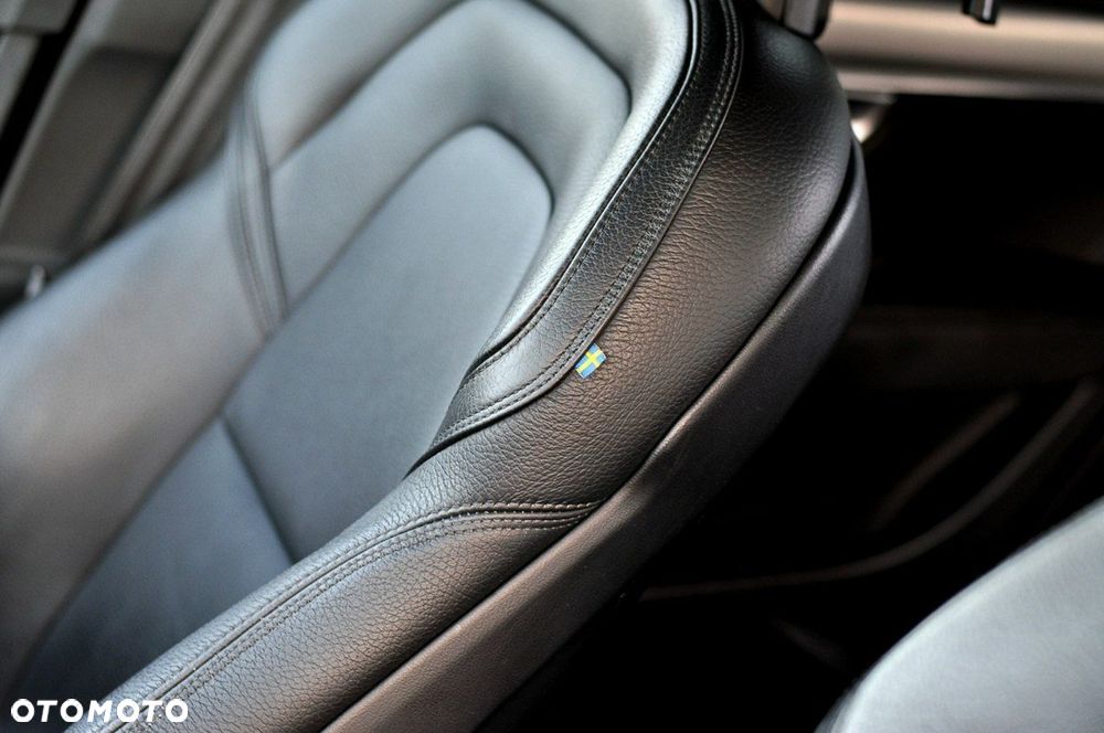 Volvo V90 D3 Momentum Pro - 30