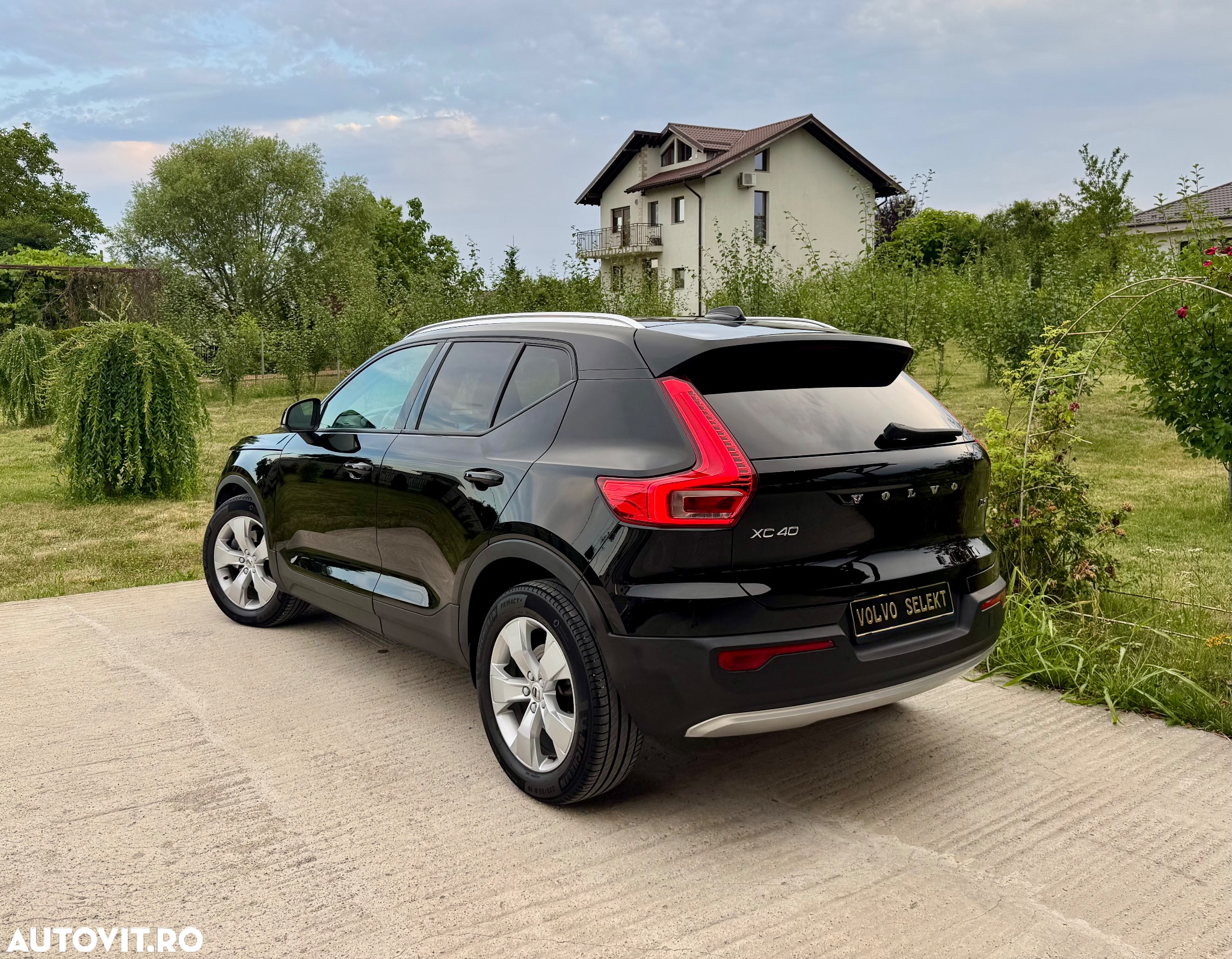 Volvo XC 40 D3 AWD Geartronic Momentum - 4