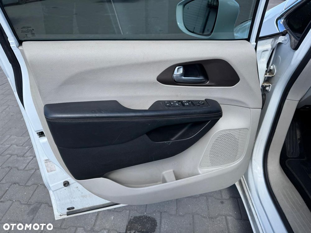 Chrysler Pacifica - 9