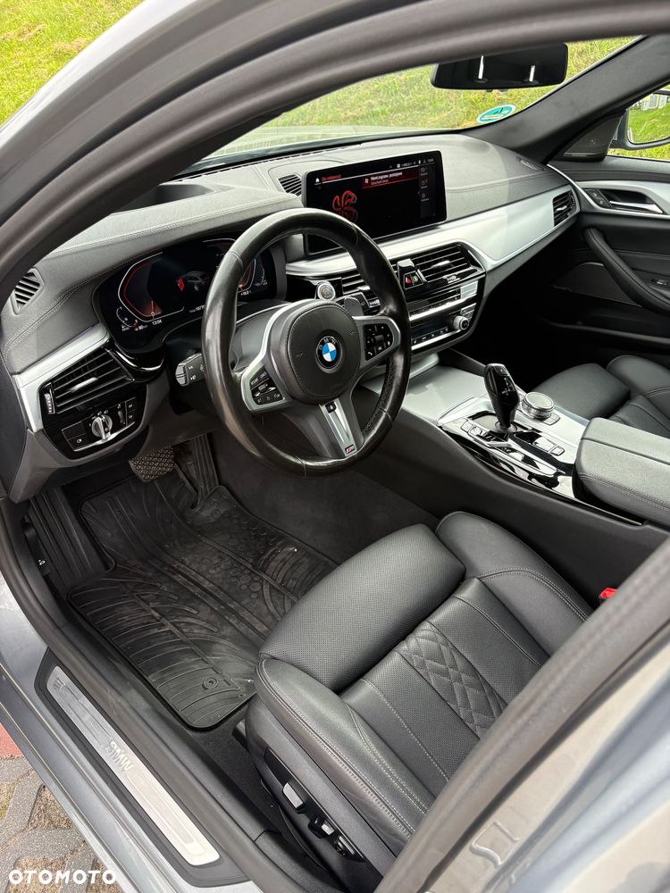 BMW Seria 5 520d xDrive - 16