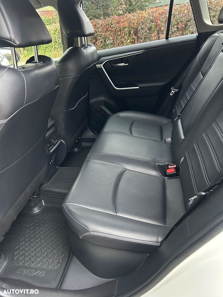 Toyota RAV4 - 10