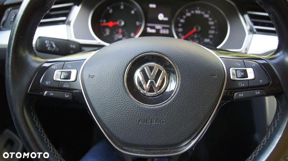 Volkswagen Passat 2.0 TDI (BlueMotion Technology) Comfortline - 24