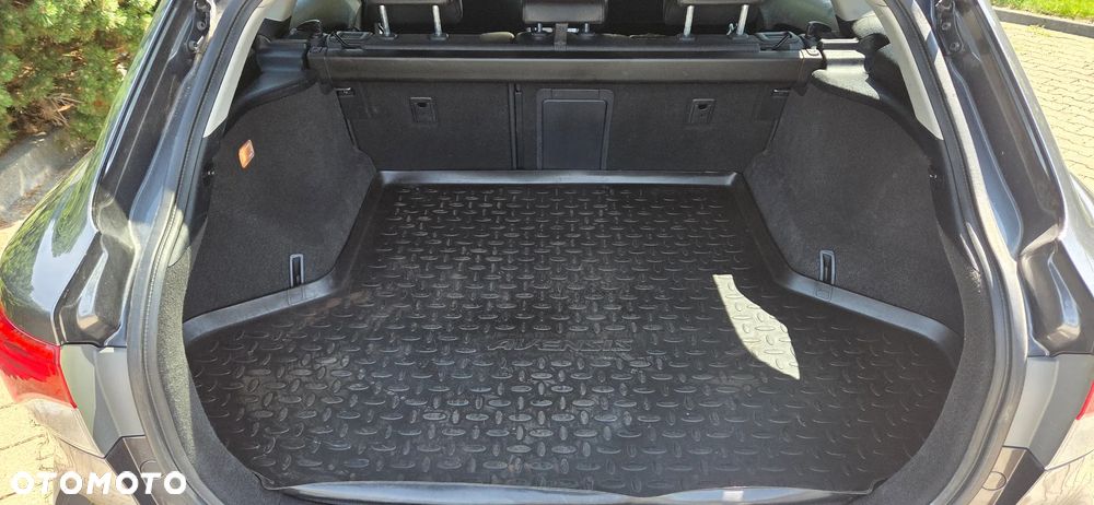 Toyota Avensis 1.8 Premium - 33