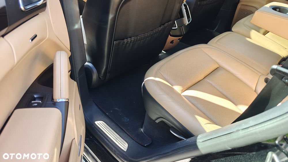 Porsche Cayenne Platinum Edition - 9