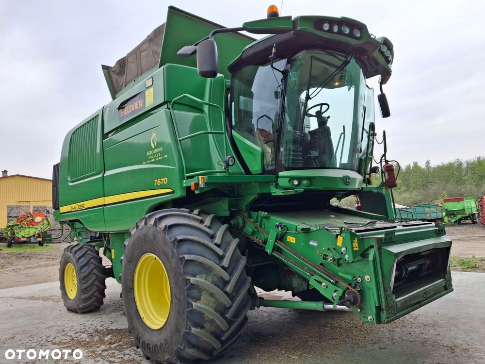 John Deere T670 - 1