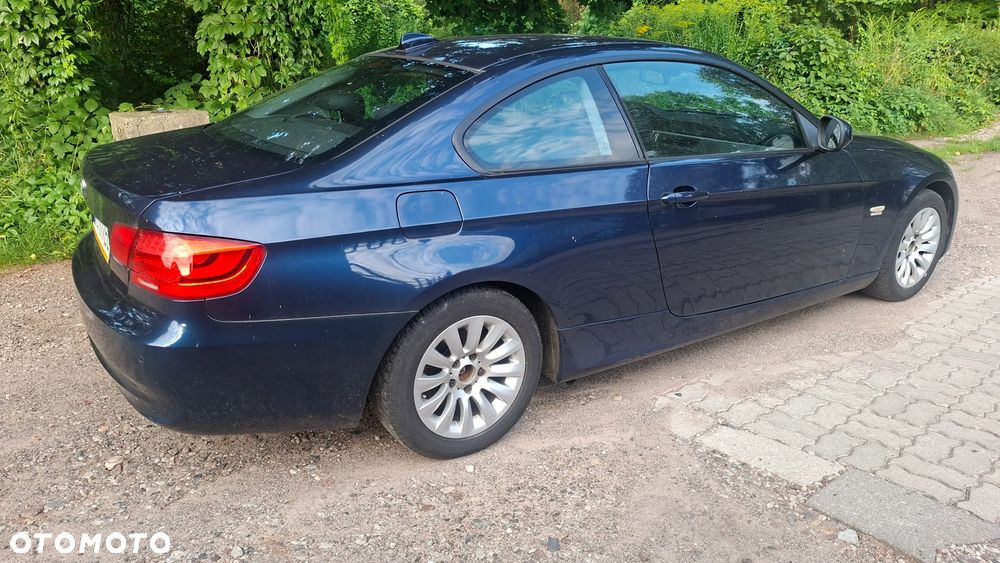 BMW Seria 3 318i - 4