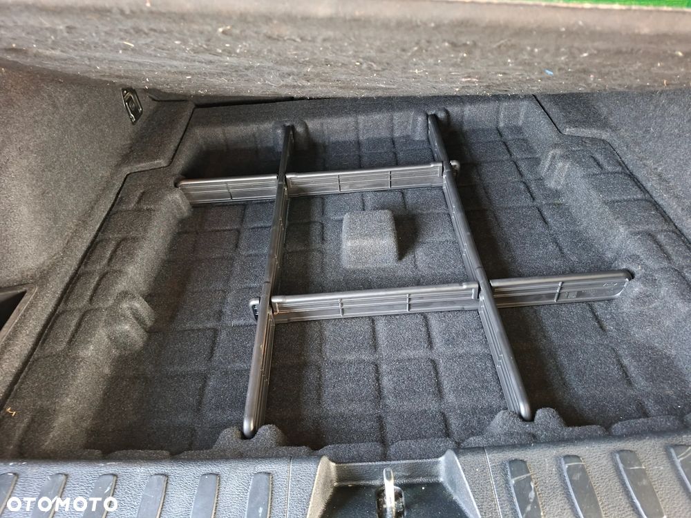 BMW X1 sDrive18d Sport Line - 17