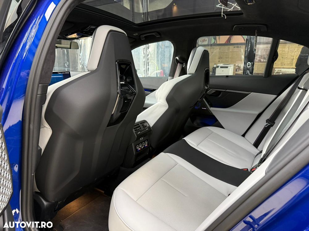 BMW M5 xDrive AT PHEV - 32