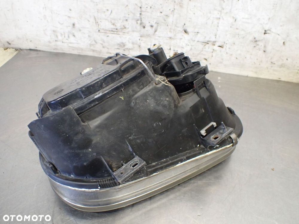 LAMPA LEWA PRZEDNIA VOLKSWAGEN GOLF IV 1.6 - 3