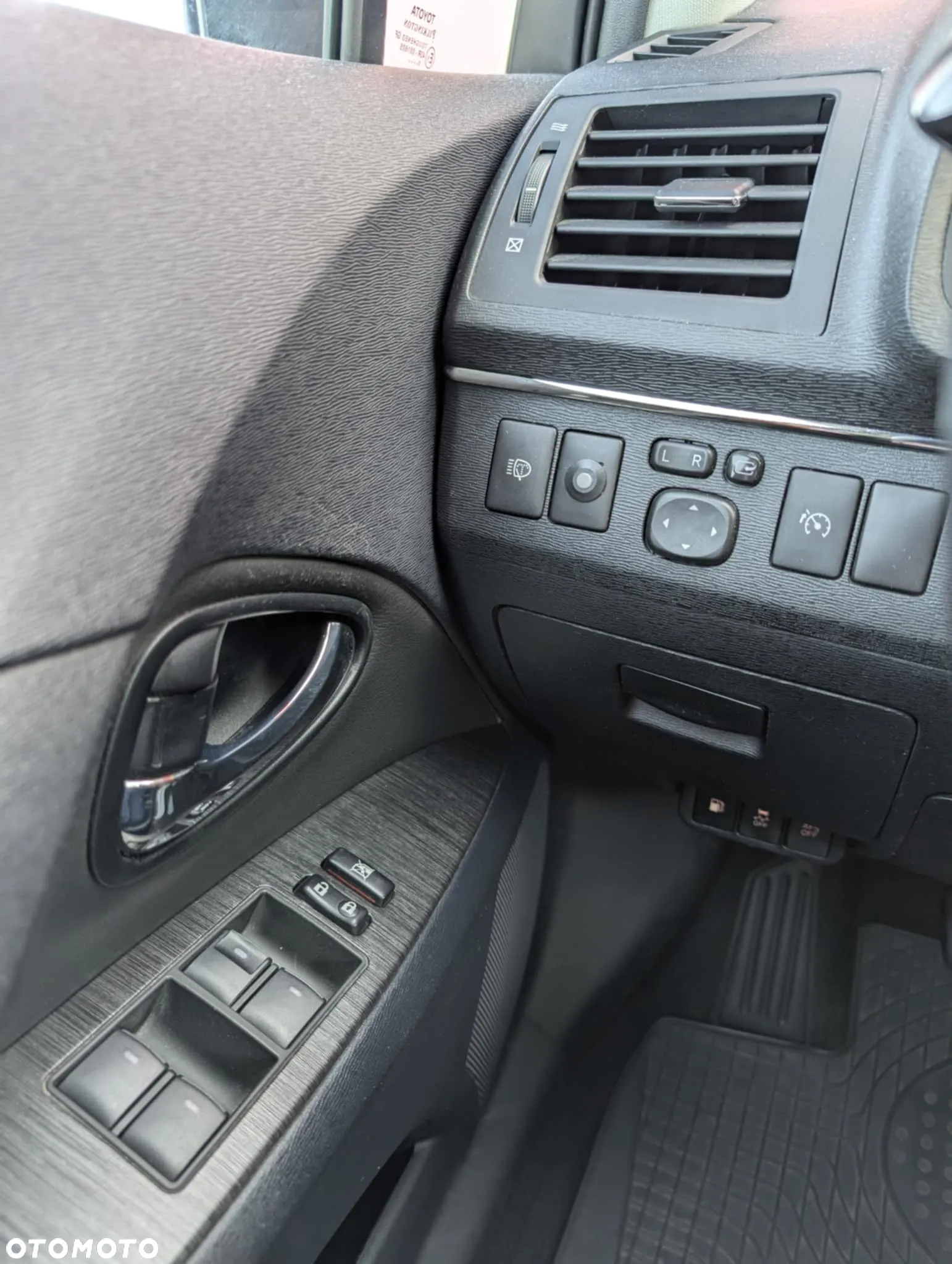 Toyota Avensis 2.0 D-4D Sol plus - 17