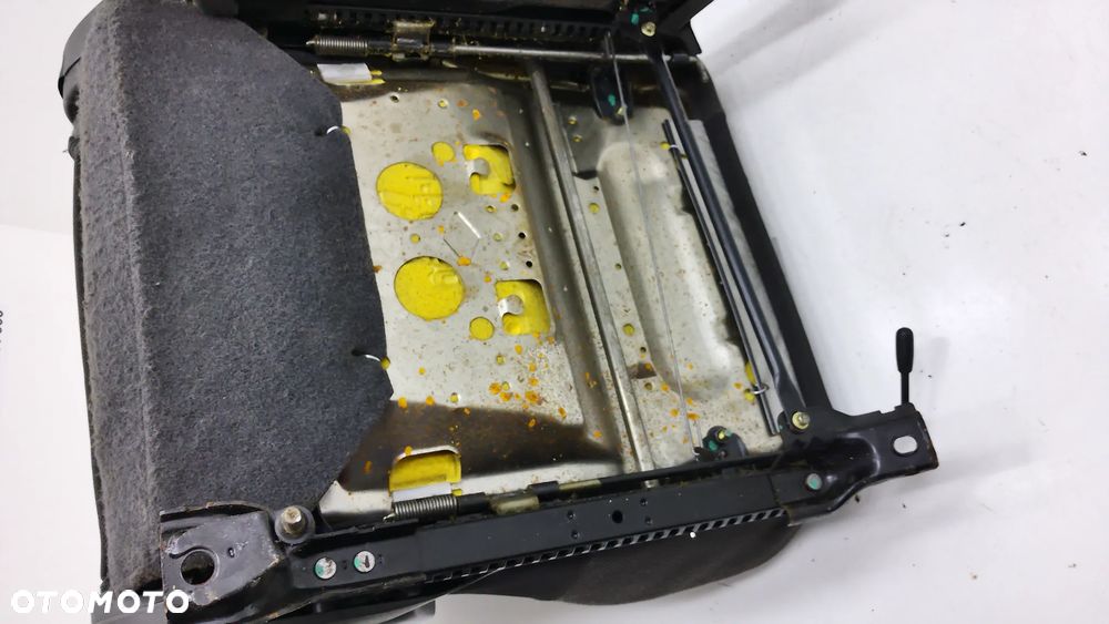 Nissan Navara Siedzenie Pasażera - 8