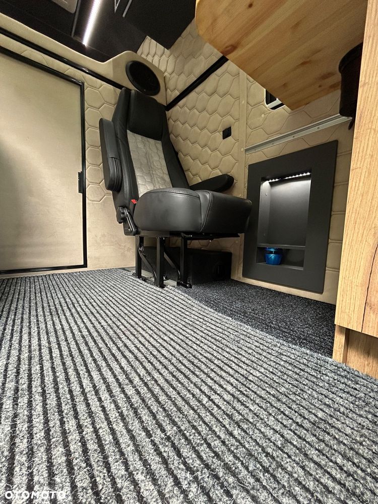 Mercedes-Benz Sprinter Long BASE 9G-Tronic 907.235 - 15