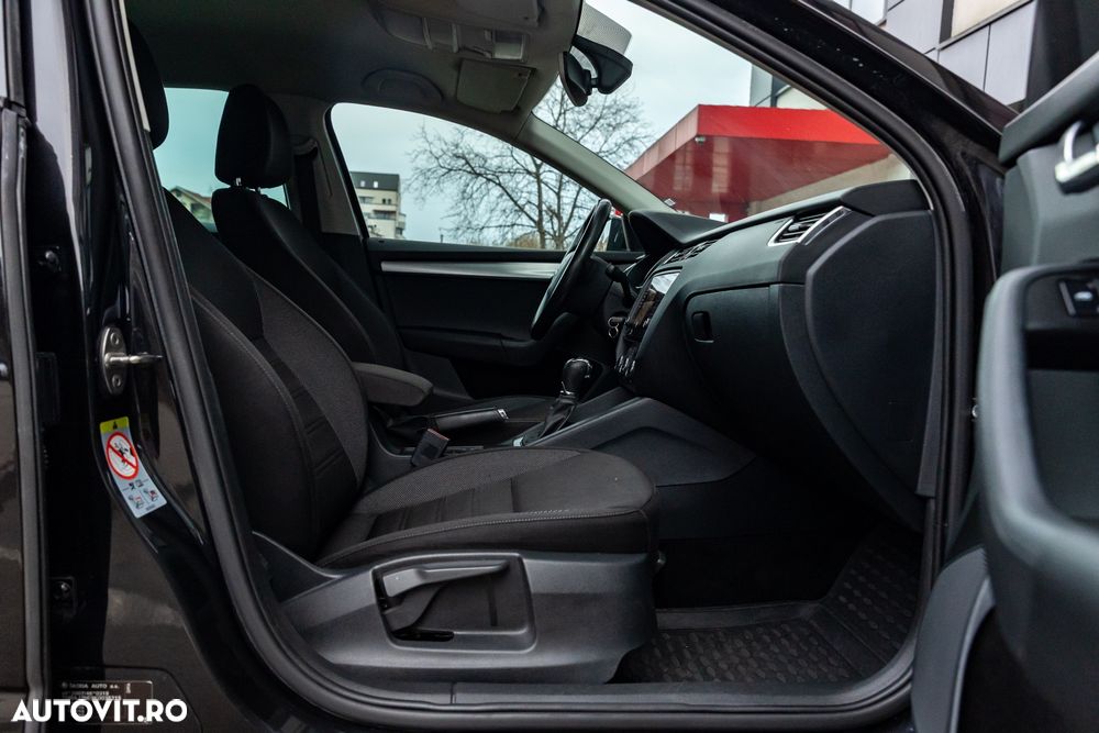 Skoda Octavia 2.0 TDI (Green tec) DSG Joy - 30