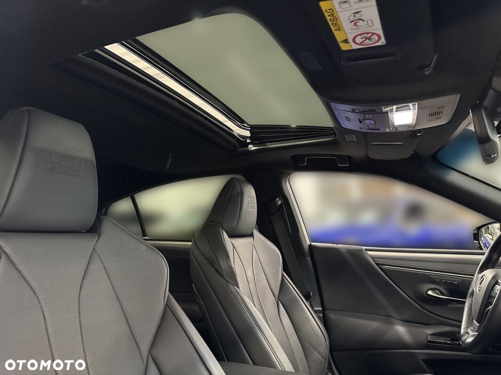 Lexus ES 300h F Sport Edition - 28