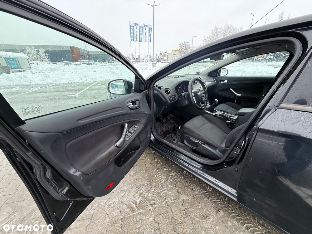 Ford Mondeo 2.0 Ambiente - 10