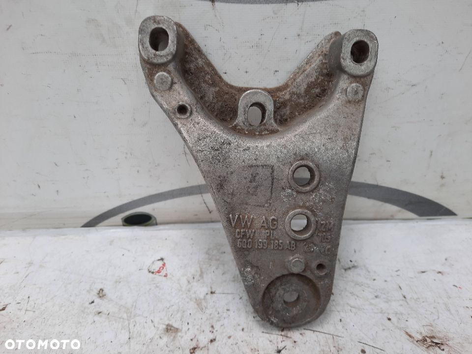 SEAT IBIZA 6J0 08-12R ŁAPA SILNIKA 6Q0199185AB - 2