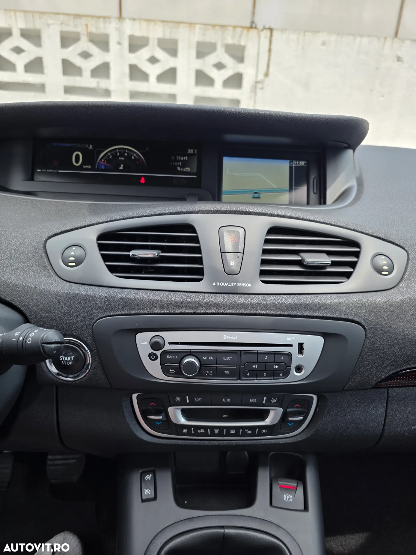 Renault Scenic ENERGY TCe 130 INTENS - 29
