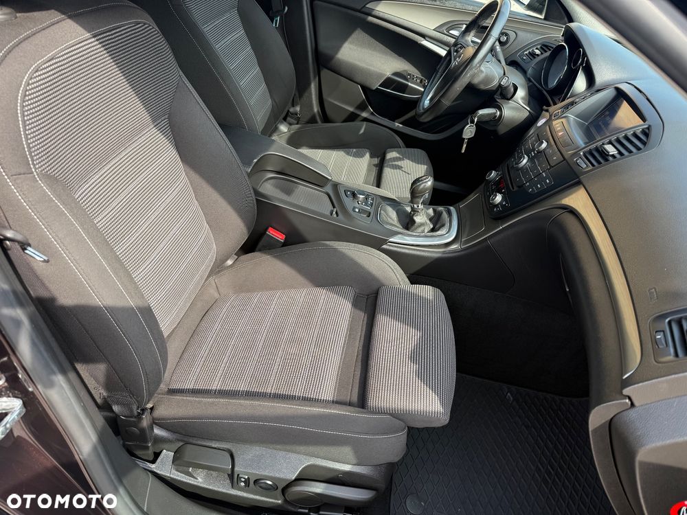 Opel Insignia - 25