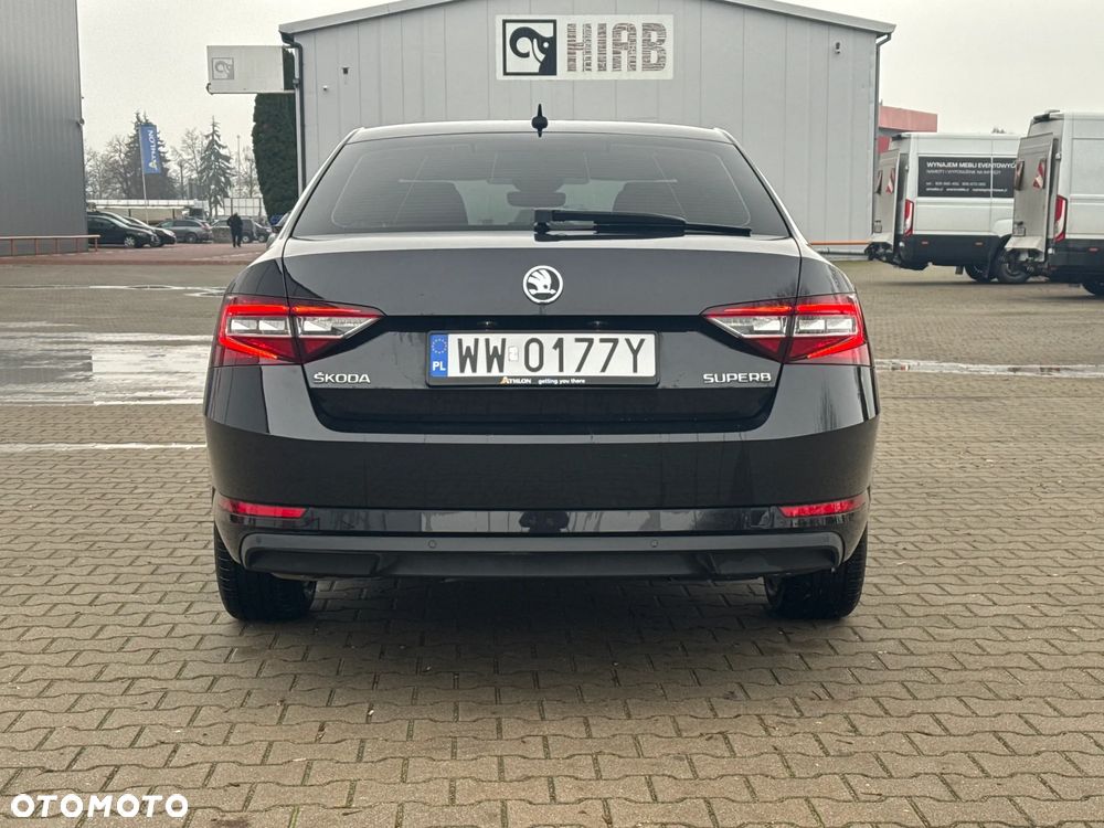 Skoda Superb 2.0 TDI SCR Style DSG - 4