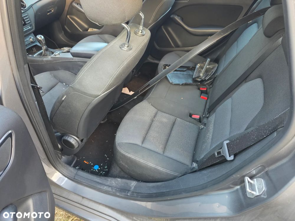 Mercedes-Benz Klasa B 180 CDI (BlueEFFICIENCY) - 14