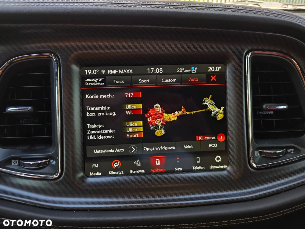 Dodge Challenger 6.2 Hellcat - 16