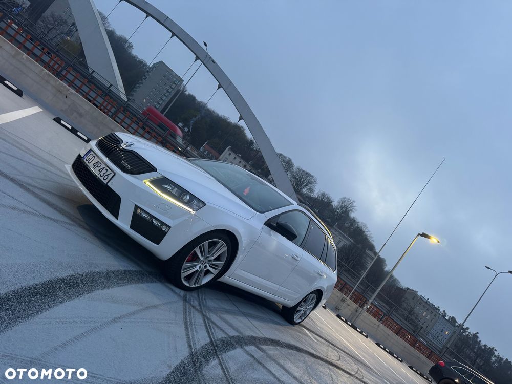 Skoda Octavia 2.0 TDI DSG RS - 6