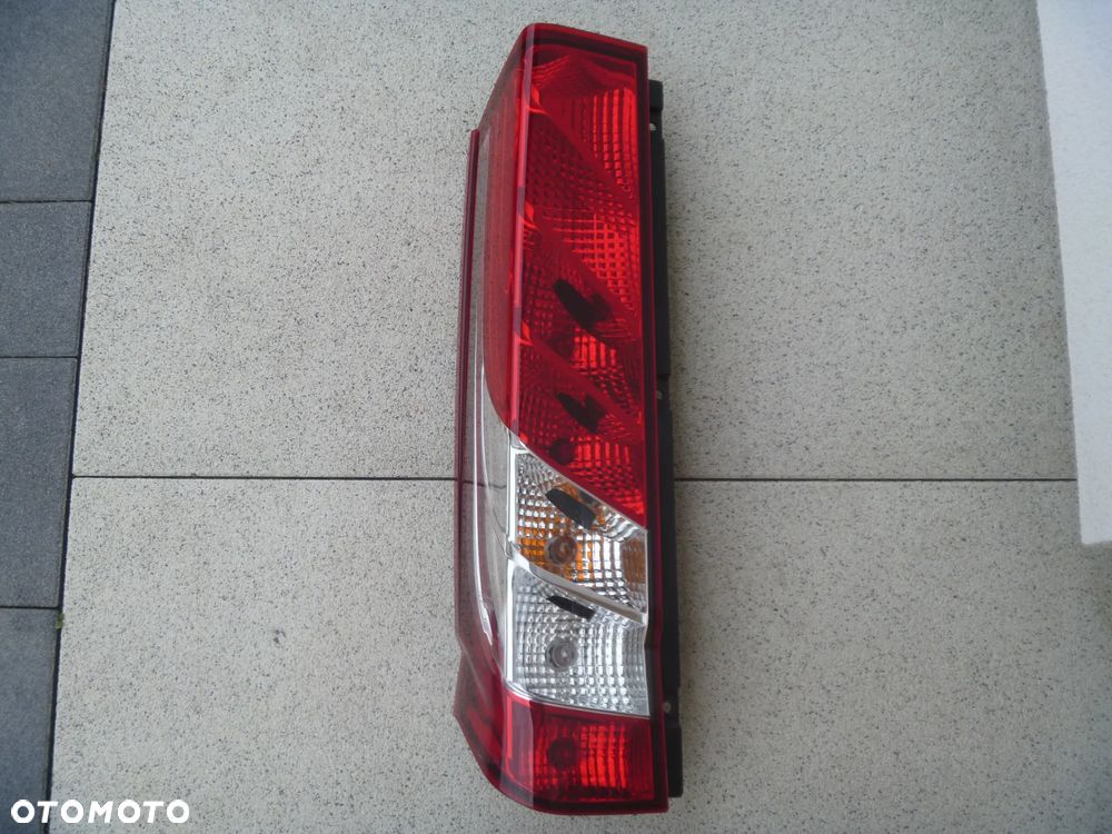 IVECO DAILY 2014 -LAMPA LEWA TYLNA TYŁ LEWY  5801523220 ORYGINAŁ IDEALNA EUROPA - 1