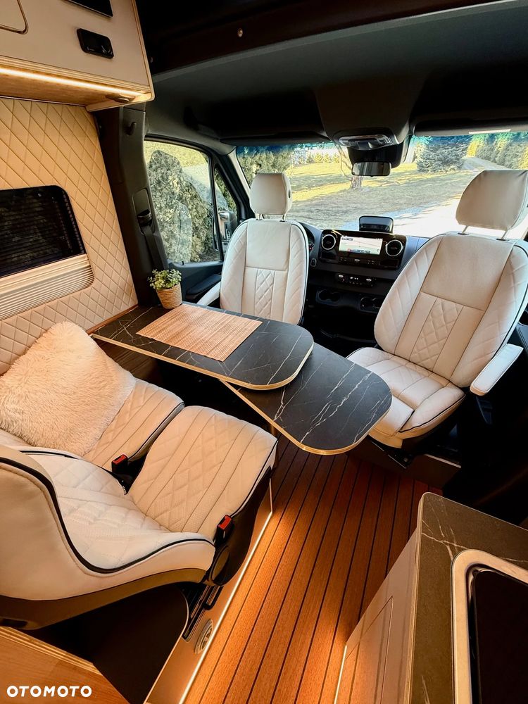 Mercedes-Benz Sprinter - 11