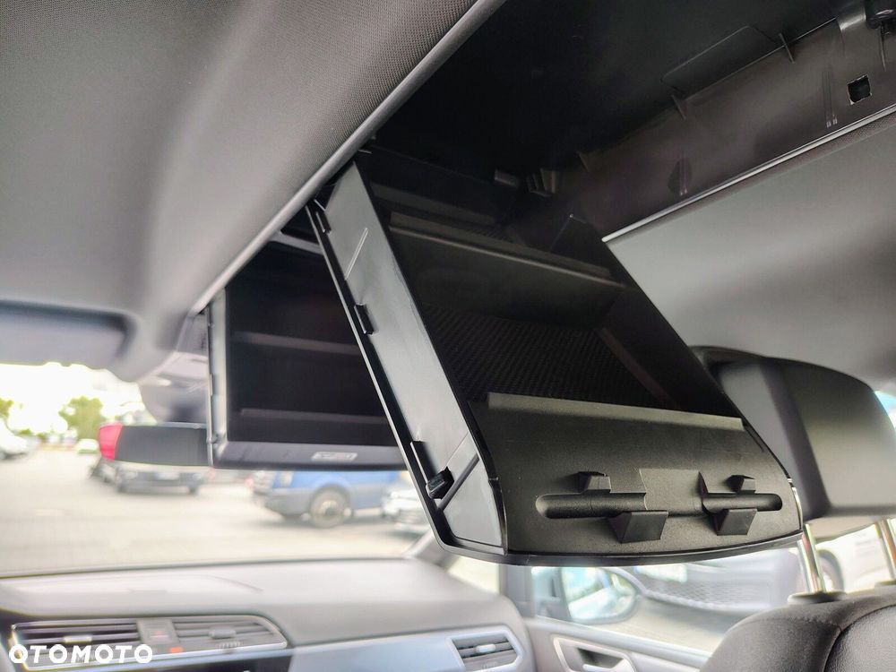 Volkswagen Touran - 25