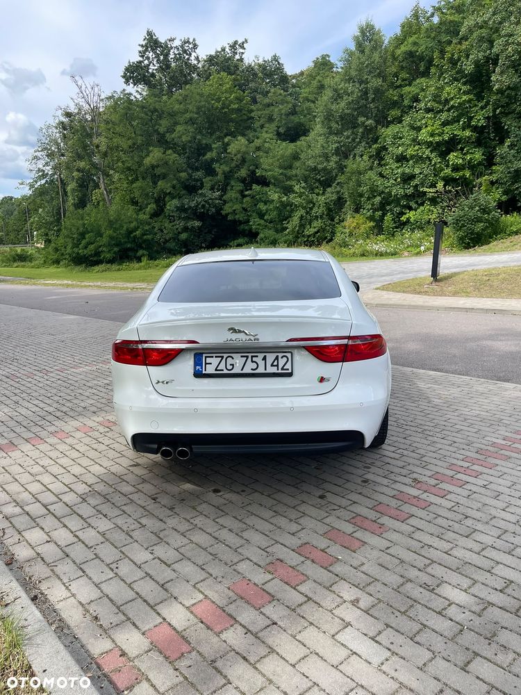 Jaguar XF 2.0 i4D R-Sport - 7
